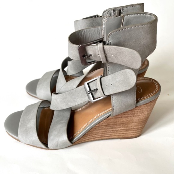 Crown vintage lillee outlet wedge sandal